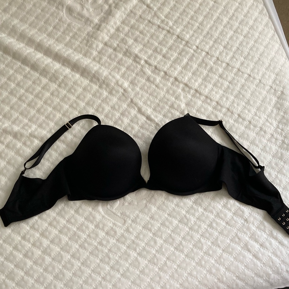 Victoria’s Secret Love Cloud Push Up black bra